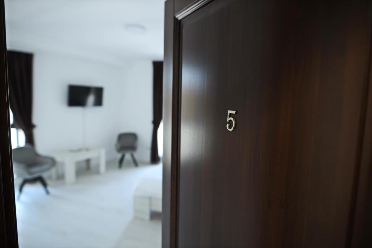 Апартаменты Casa Vys Питешти Экстерьер фото